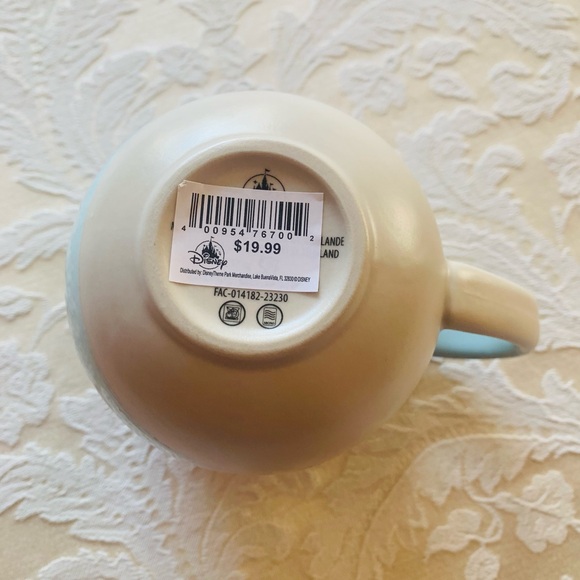 Cute Sea Turtle Mug - Blue and White - Picture 4 of 4